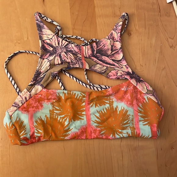 Maaji High neck bikini with bottoms - Picture 3 of 4